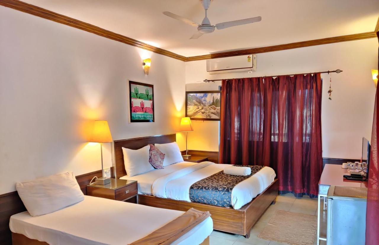 The Camelot Beach Resort - Baga كالانغيُت المظهر الخارجي الصورة