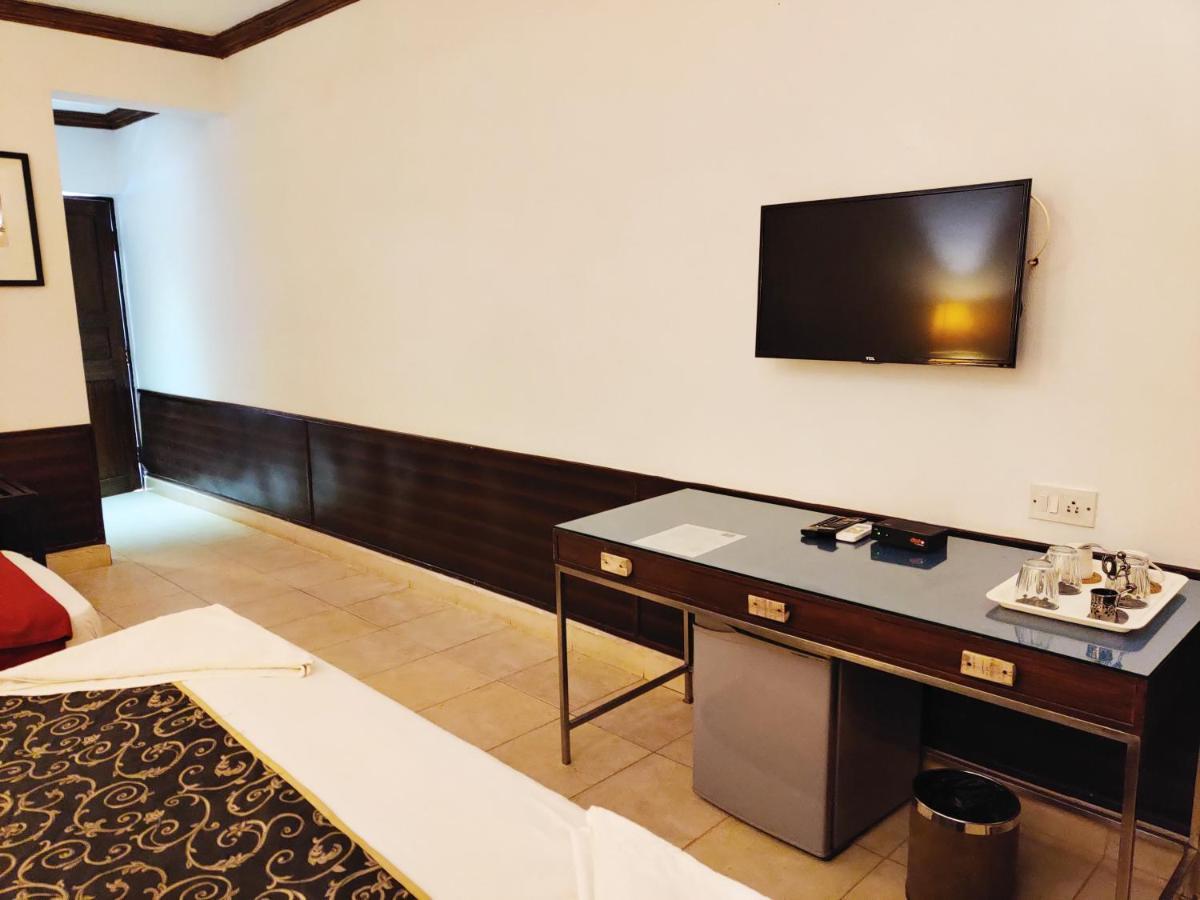 The Camelot Beach Resort - Baga كالانغيُت المظهر الخارجي الصورة