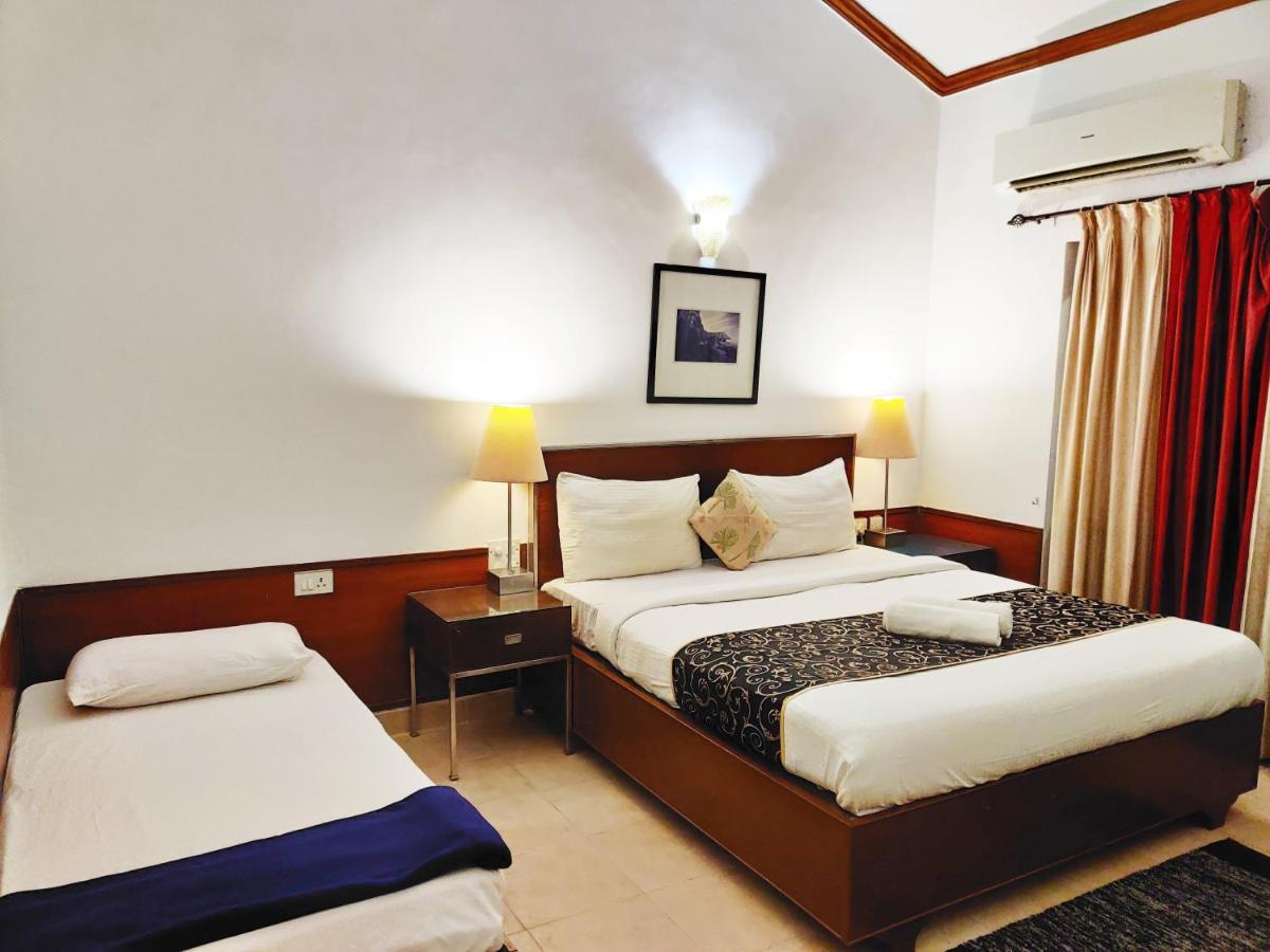 The Camelot Beach Resort - Baga كالانغيُت المظهر الخارجي الصورة